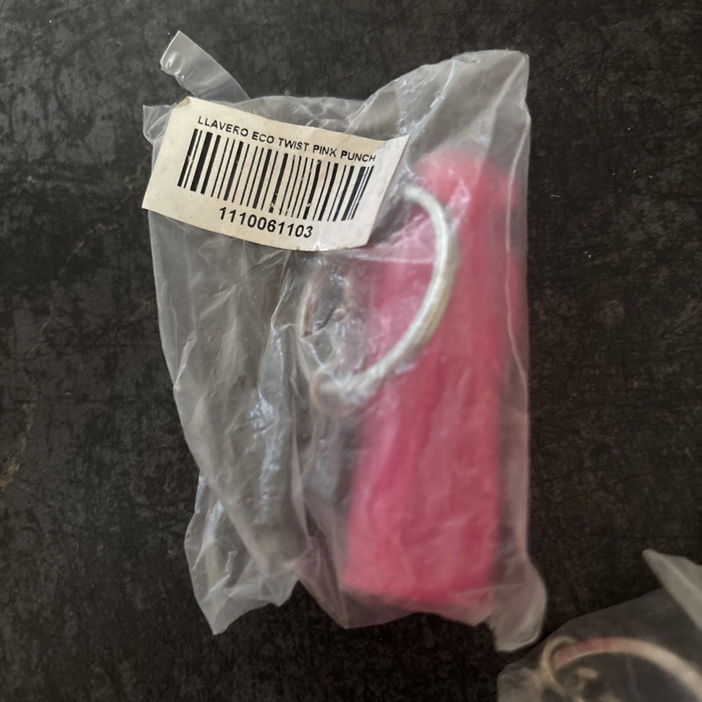 Tupperware keychains - Picture 2 of 4